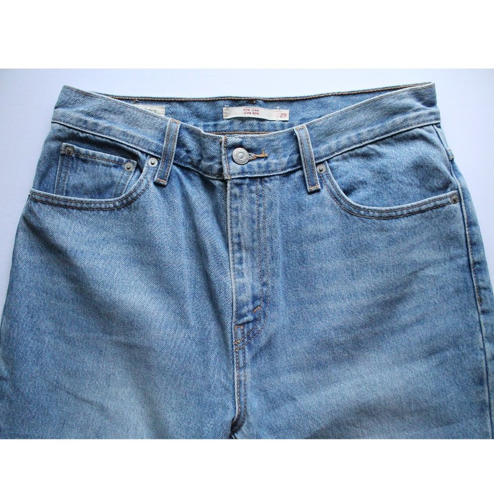 Levi's Mom Jean 27" / Size 29 / Sneak Peek Light Blue High Rise Relaxed Leg - Picture 7 of 12